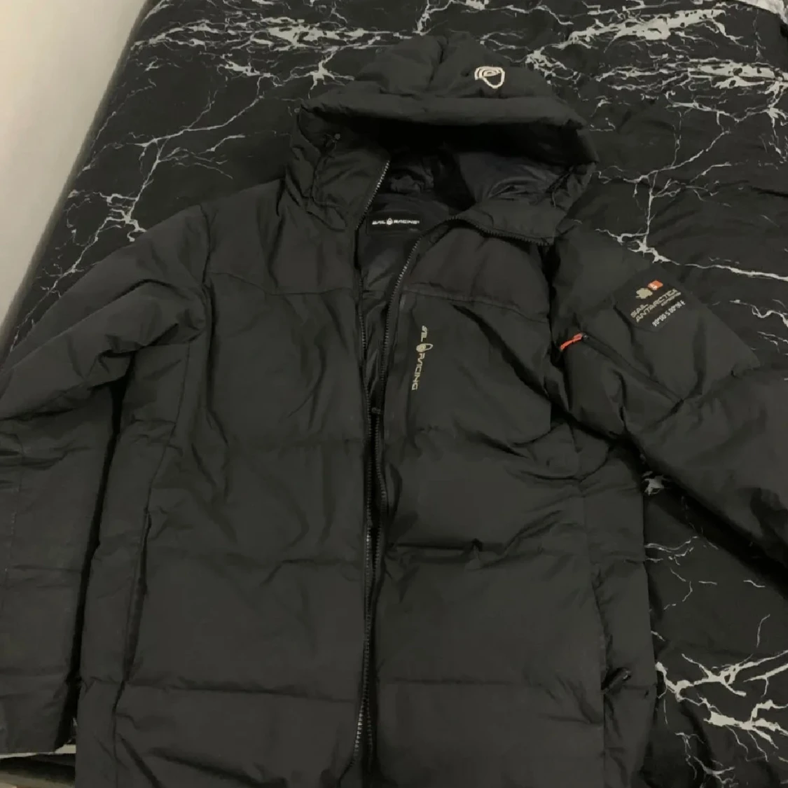 Svart dunjacka Sail Racing S