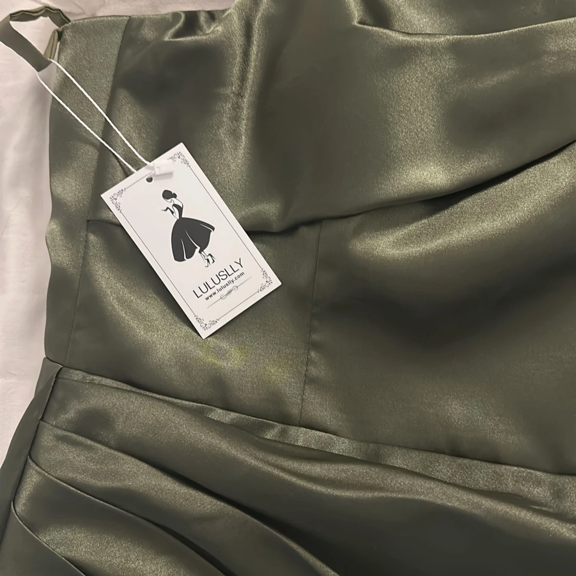 Olivgrön långklänning från Lulusly - 2