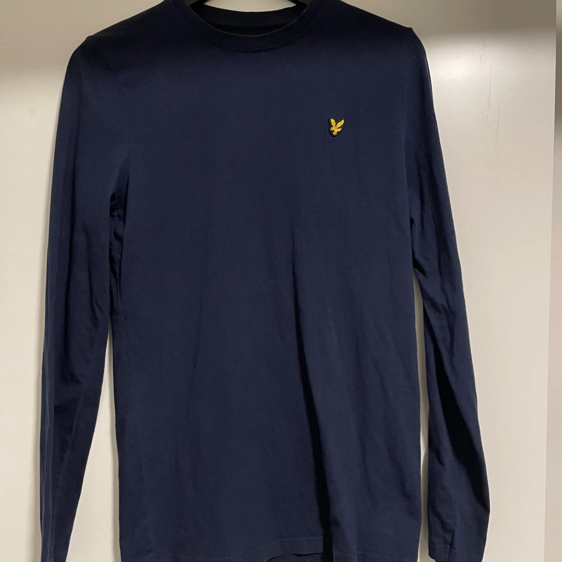 Mörkblå långärmad tröja Lyle & Scott