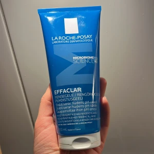 La Roche-Posay Effaclar rengöringsgel - Effaclar rengöringsgel från La Roche-Posay i en blå plasttub på 200 ml. Ca 70% kvar