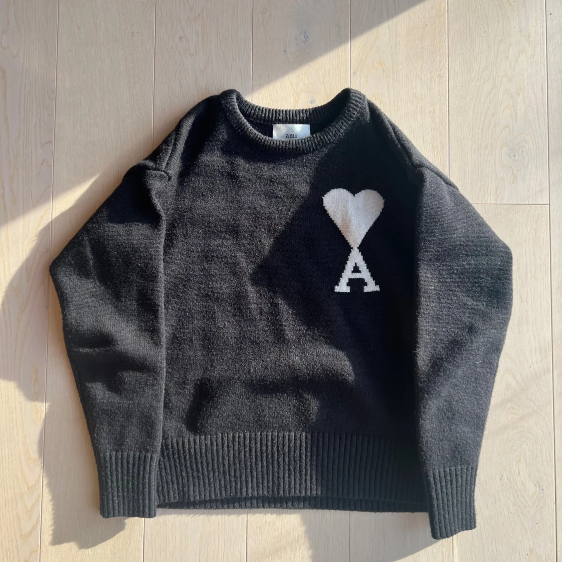 Svart stickad tröja från AMI Paris - 1
