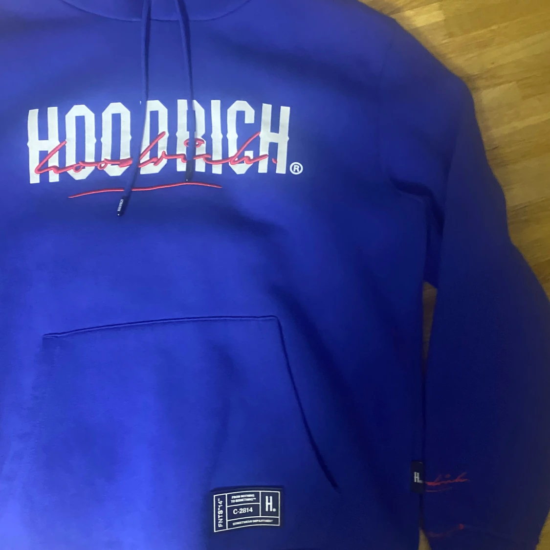 Blå hoodie från Hoodrich med tryck - 2
