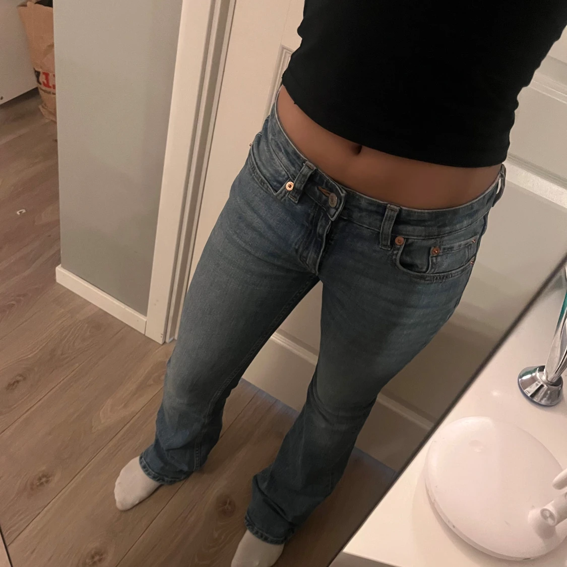 Blå bootcut jeans från 157
