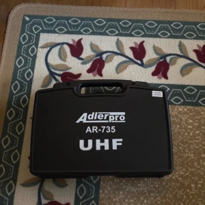 Adler Pro AR-735 UHF Karaoke Set - Säljer denna då den inte längre används. Pris går att diskuteras.