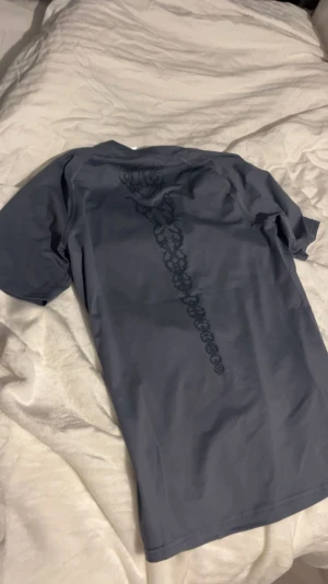 Gymshark - Oanvänd Gymshark tshirt, säljer då den inte kom till nån användning. Skicka prisförslag!