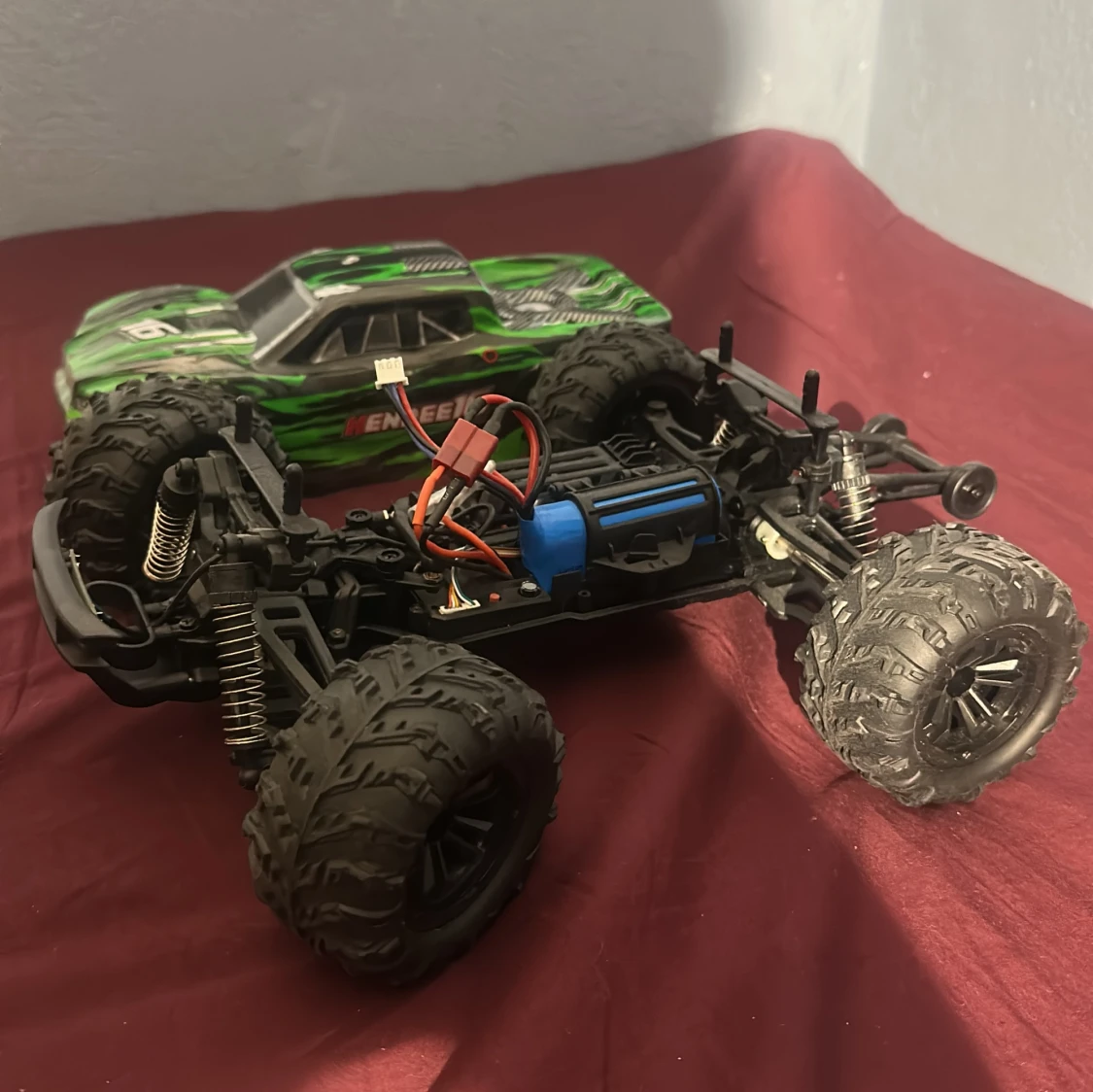 Wltoys 12428 RC Monster Truck - 1