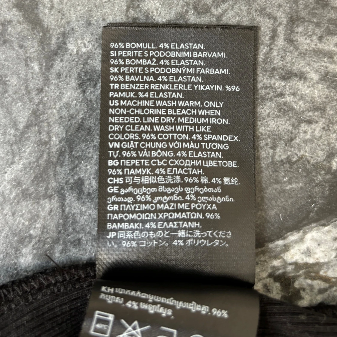 Svart ribbad croppad linnetopp, 96% bomull  - 2