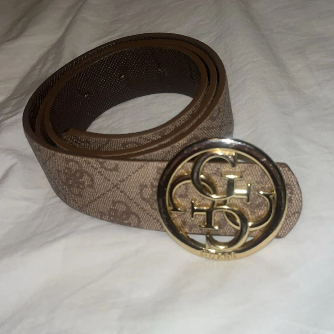 Brunt Guess bälte med guldspänne - 1