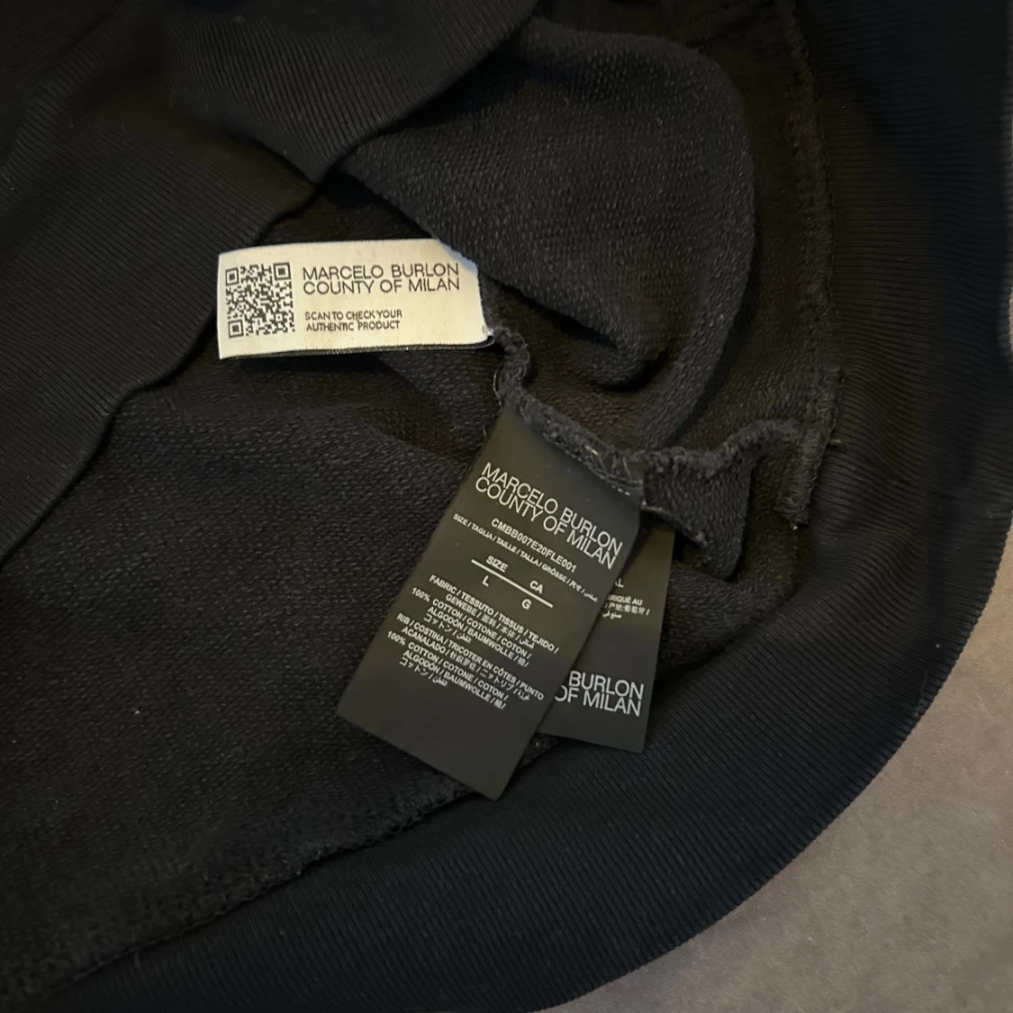 Svart hoodie med vingar från Marcelo Burlon - 3