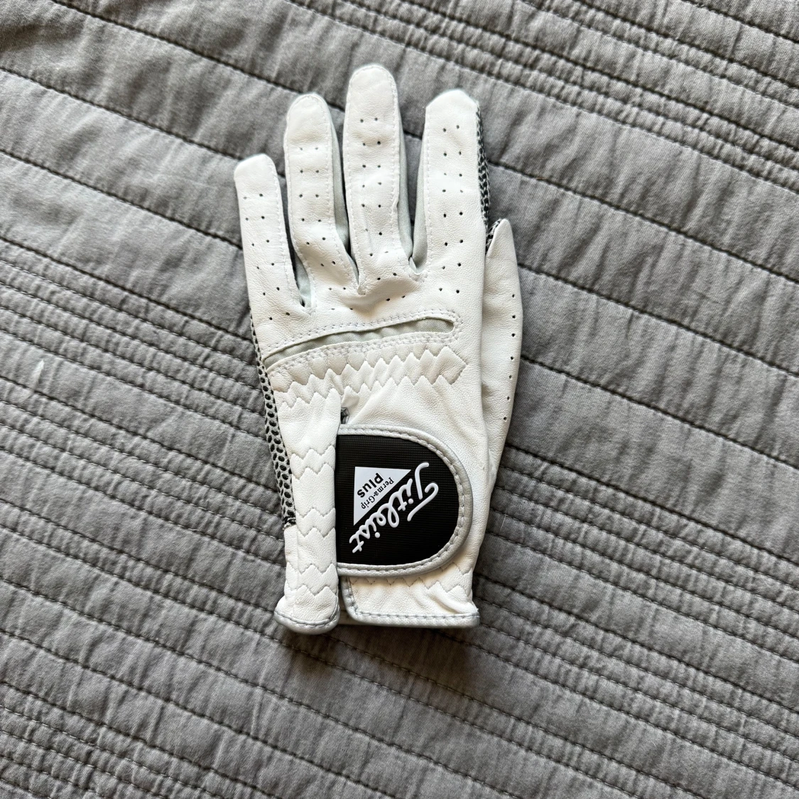 Vit golfhandske från Titleist