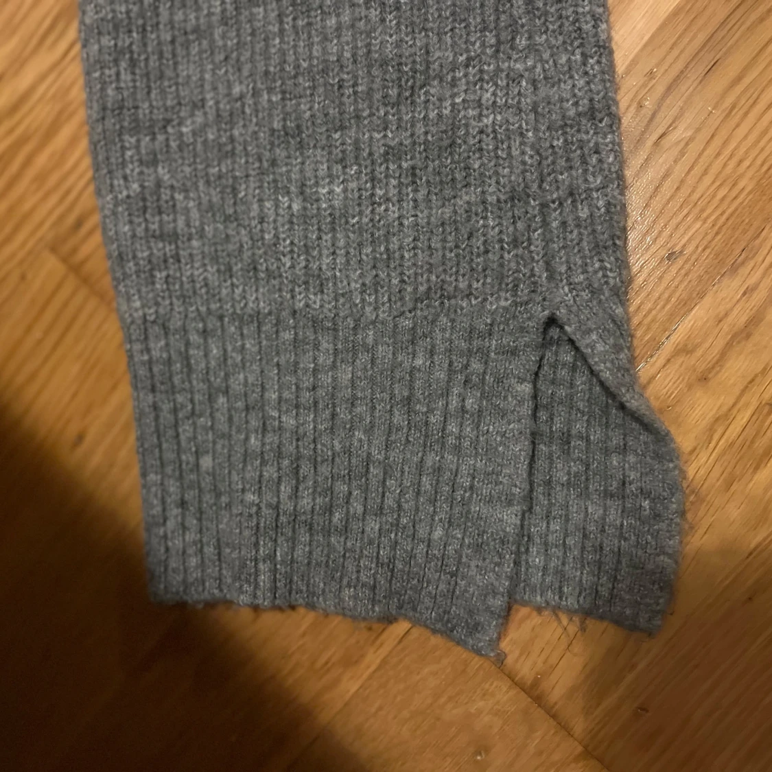 Stickade tröjor och en stickad byxa - 1