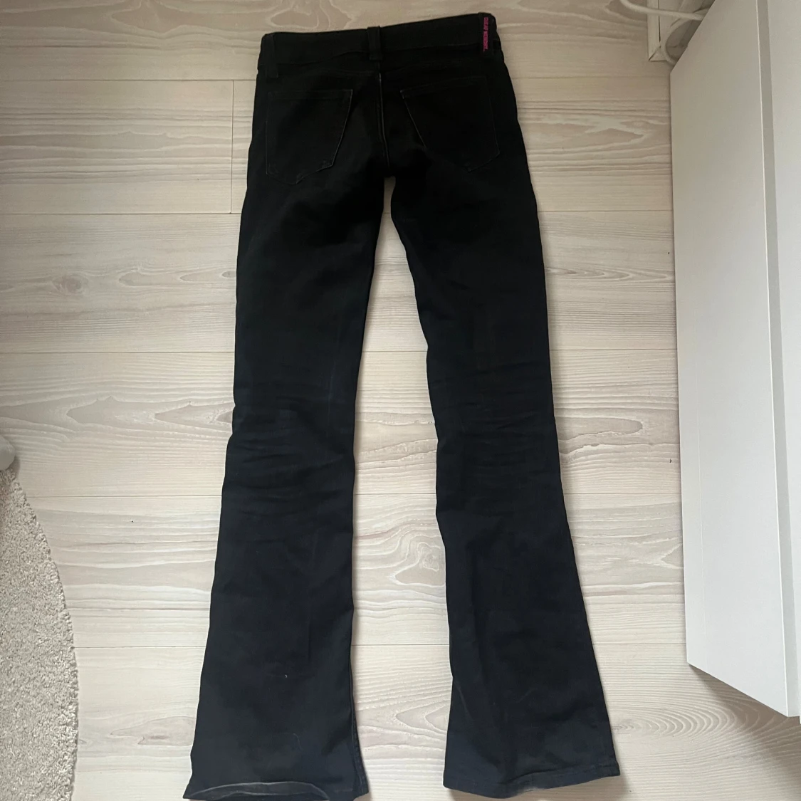 Svarta bootcut jeans med låg midja - 2