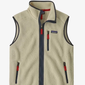 Pantagonia väst - Säljer en Pantagonia väst, inga skador eller slitage finns, kan va lite nopprig men jag har gjort mitt bästa för att få bort allt annars är den helt fel fri | nypris 1400 kr | skick 7/10 | strlk M | hör av dig vid fler funderingar eller fler bilder. 