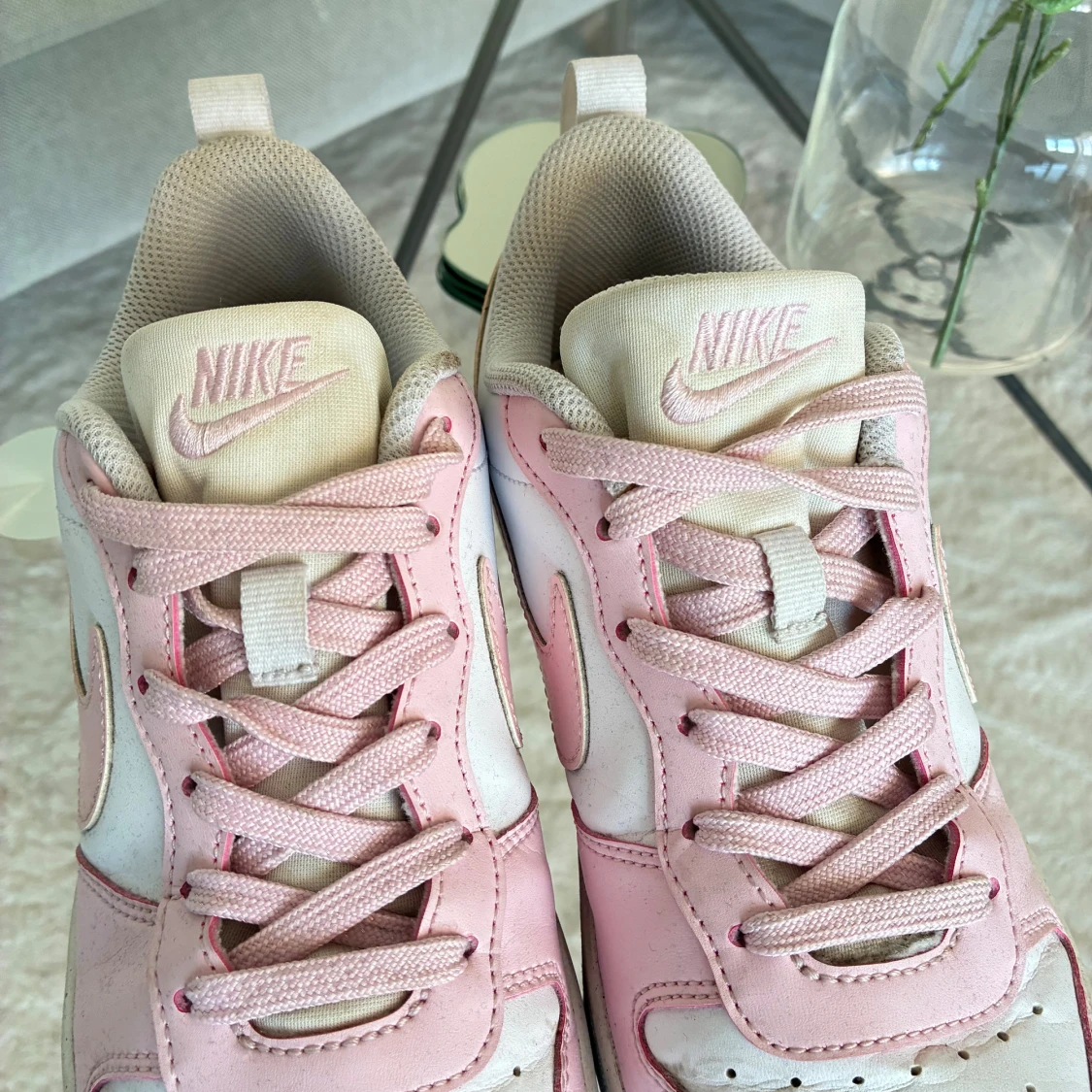 Nike sneakers rosa och vita, strl 38