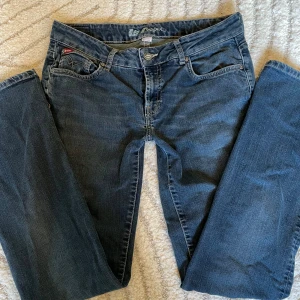 Bootcut jeans Lee Cooper W31 L34 - Snygga lågmidjade jeans. Pris kan alltid diskuteras 💕💕💕