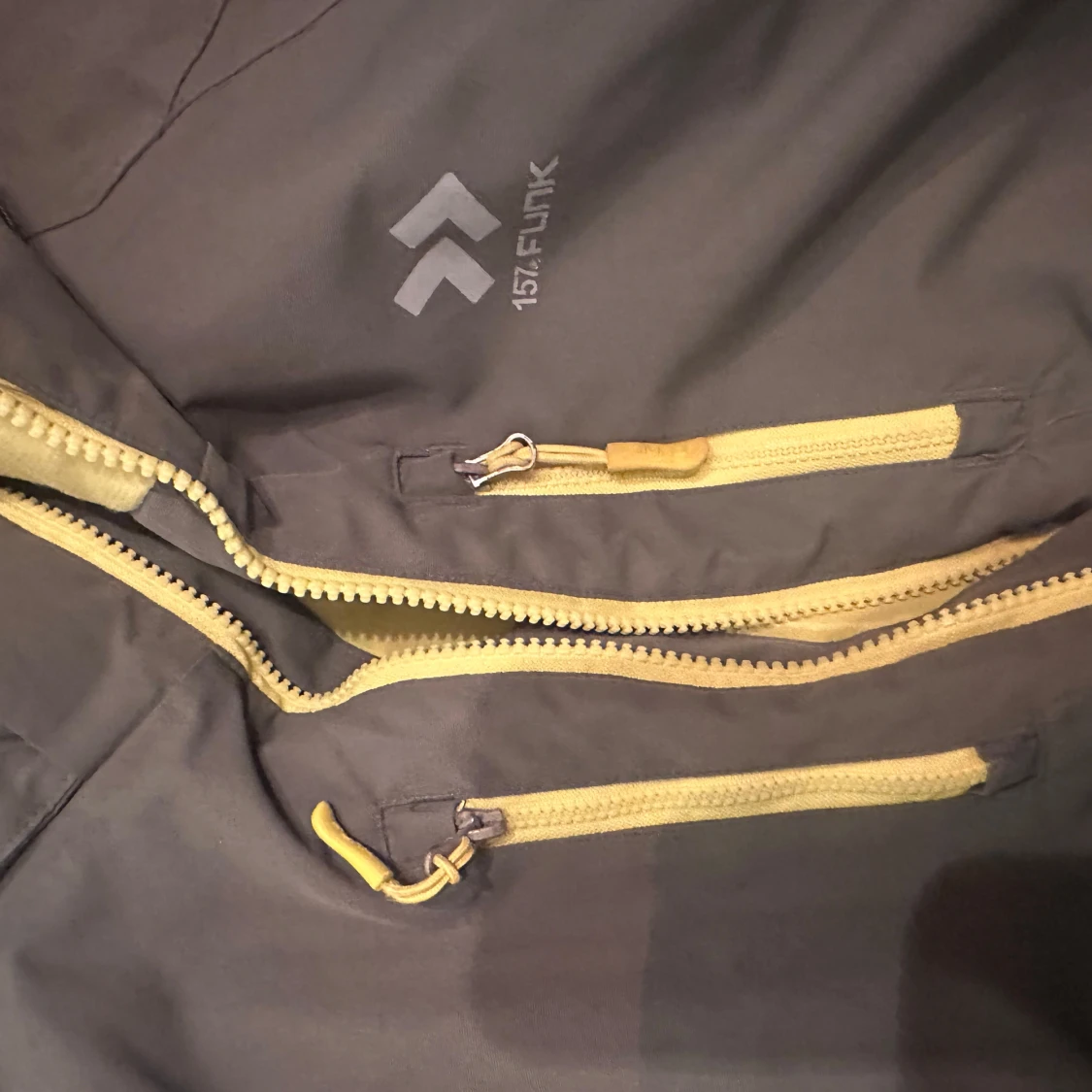 Grön skidjacka från 157 Funk, strl 160