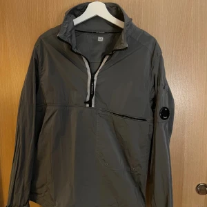 Cp company - Fin jacka använd Max 10 gånger som ny köpt för 4499 på johnells 