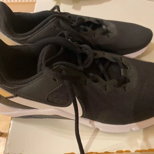 Nikeskor - Mycket fina nyskick Nikeskor