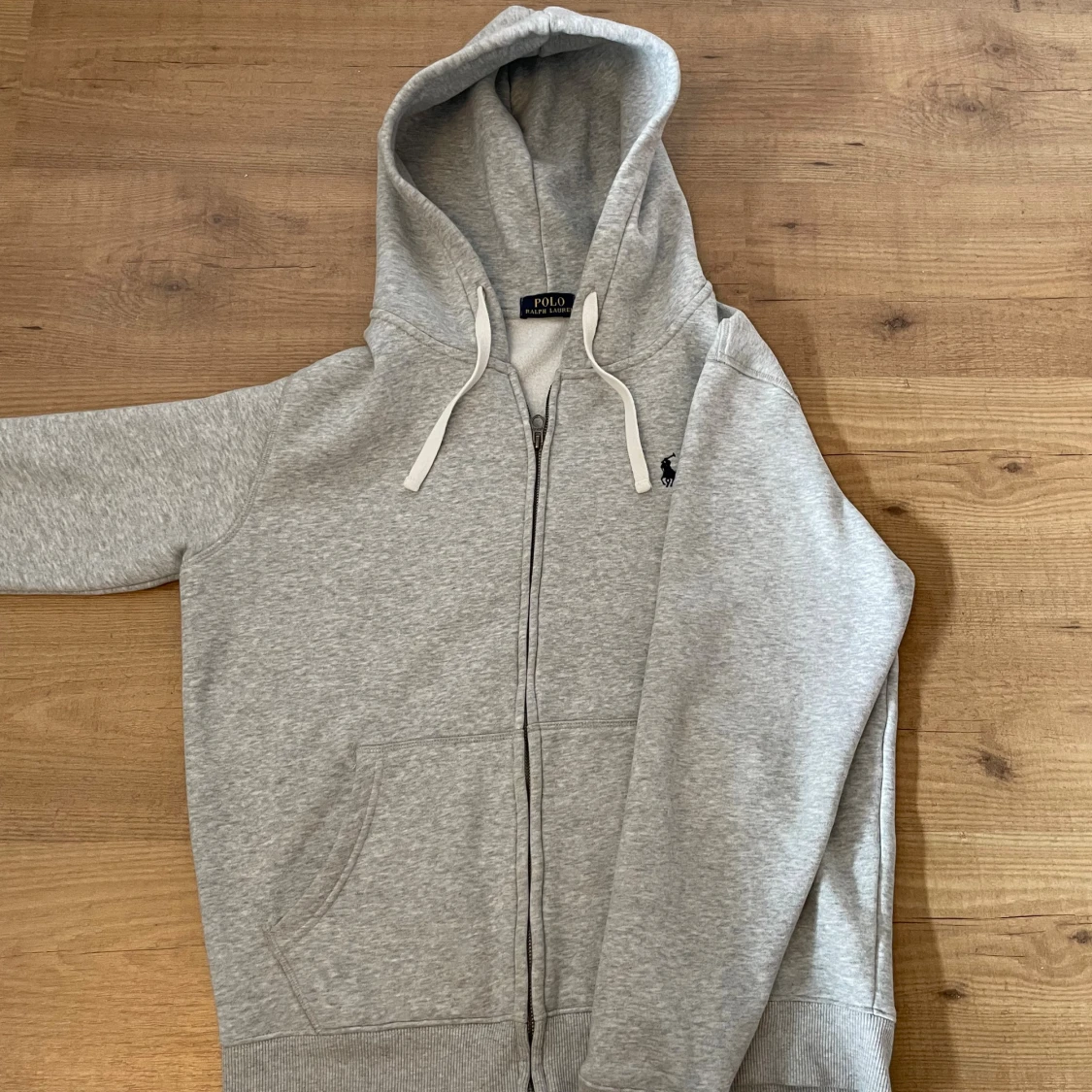 Grå hoodie från Polo Ralph Lauren
