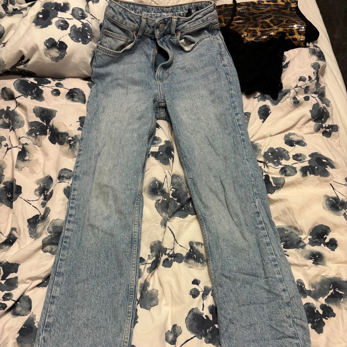 Ljusblå jeans straight fit