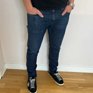 Tiger of Sweden pistolero jeans  - Tiger of Sweden Jeans | skick 9/10 | Storlek 30/32 | Pris - 399kr | Modellen är ca 178cm lång | Hör av dig vid minsta fråga eller fundering!!