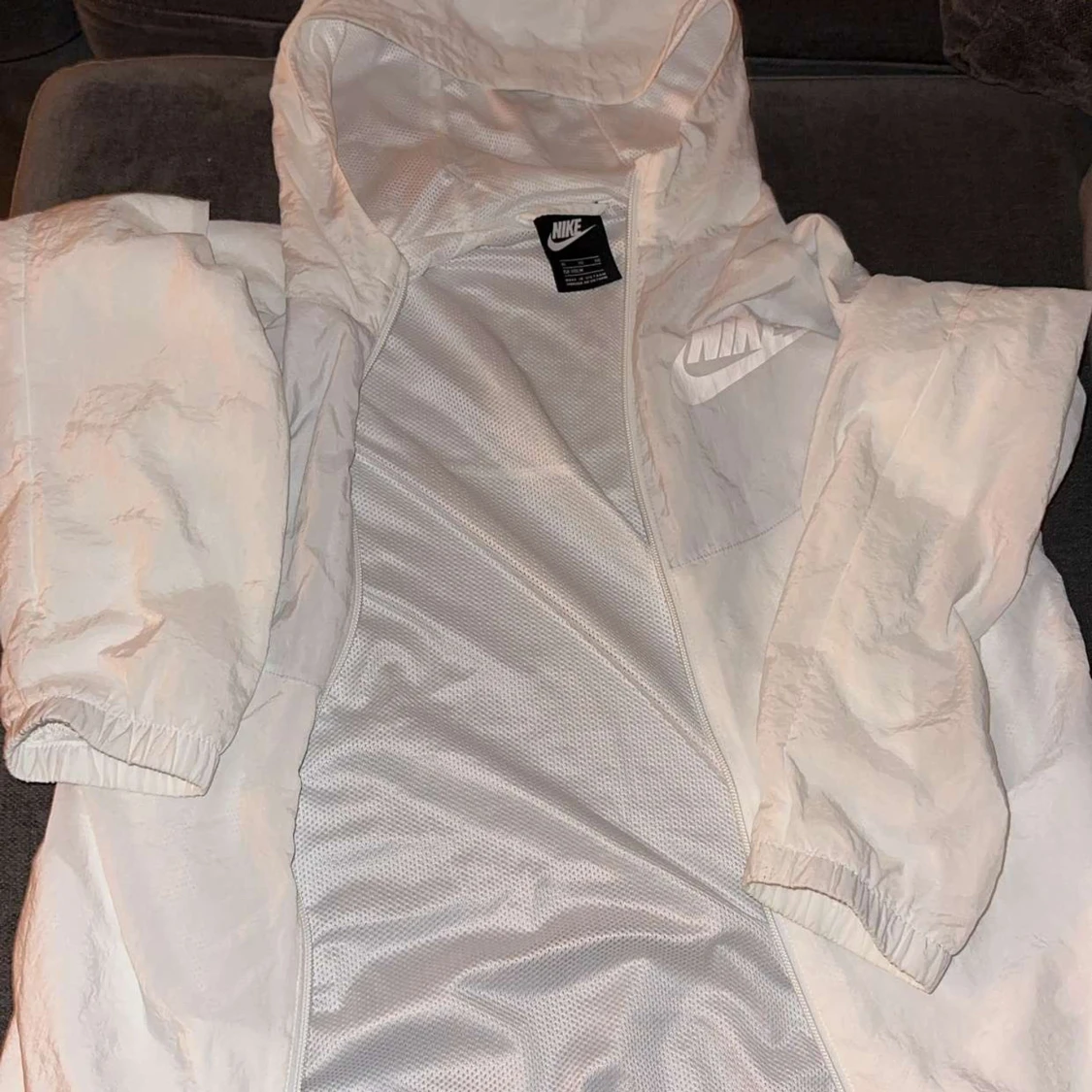 Vit Nike vindjacka med luva  - 1