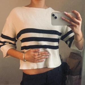 Randig trekvart tröja - Super snygg randig trekvart tröja🤗