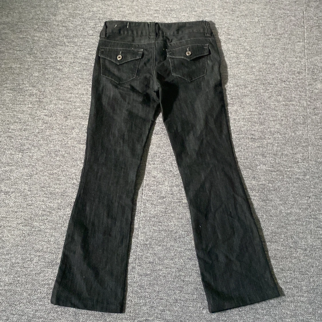 Supersnygga low waist Lågmidjade jeans svart/mörkgrå st26 - 2