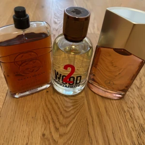 Tre stycken parfymer  - Säljer nu dessa parfymer från dsquared2 och Mercedes benz. Parfymerna är dsquared2 Wood2-100ml och Mercedes Benz land-100ml. Alla tre är nästintill fulla och har endast använts ett fåtal gånger!  Skulle någon fråga dyka upp så är det bara att höra av sig, jag svarar på allt!