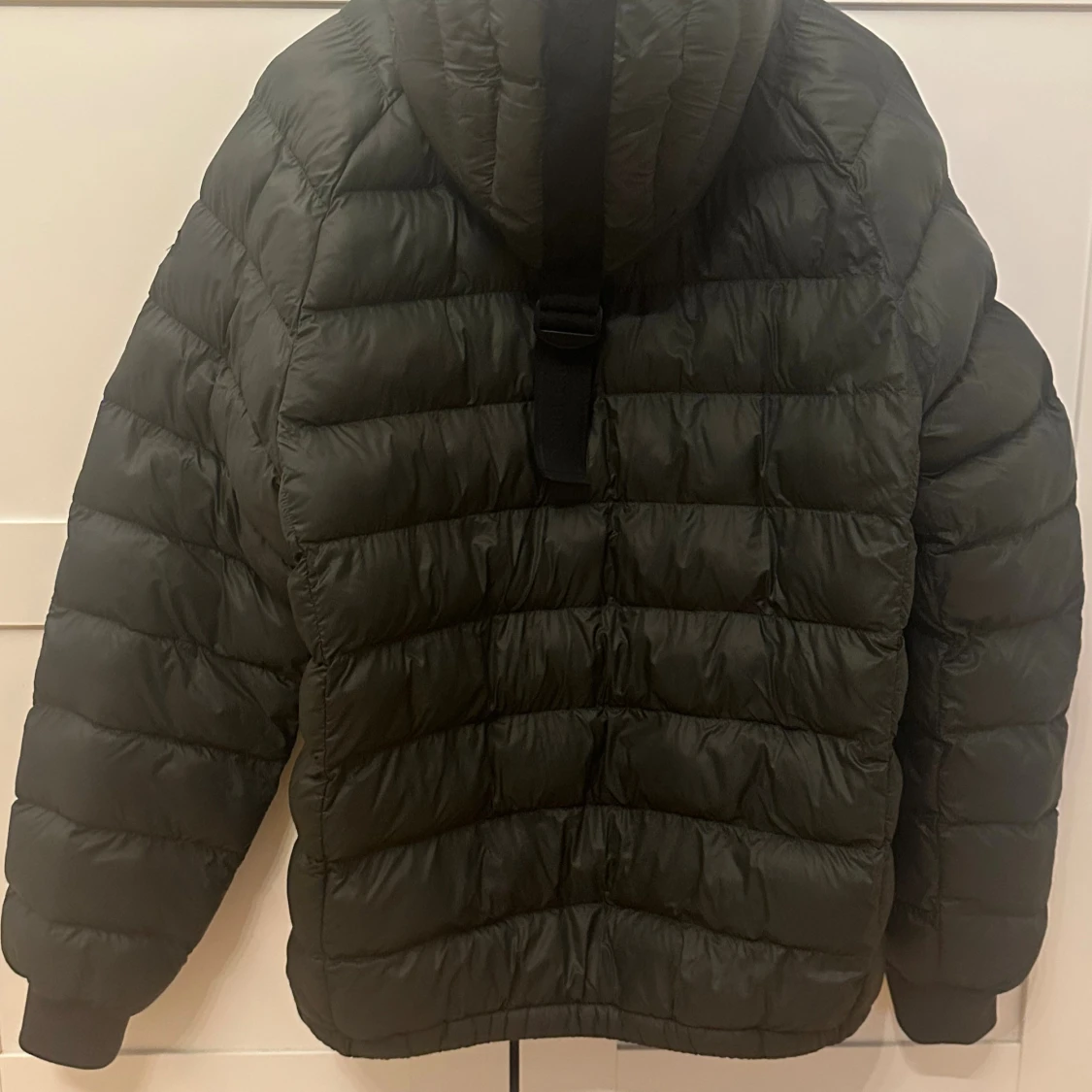 Svart dunjacka Peak Performance M - 1