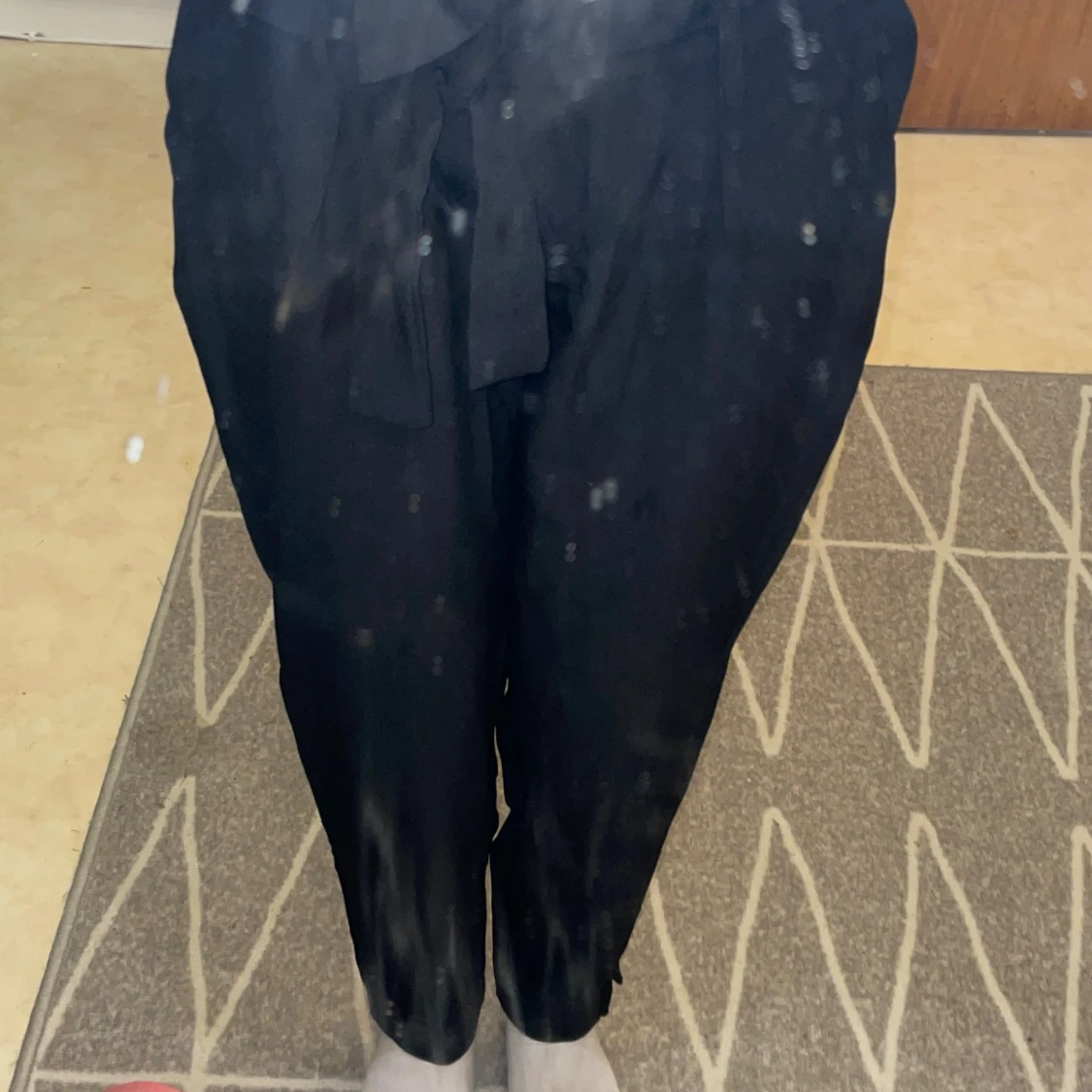 Svarta byxor med knyt i midjan från 157 - 3