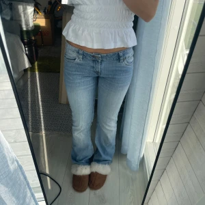 Jeans lowwaist utsvängda lågmidjade bootcut  - Jeans ❤️