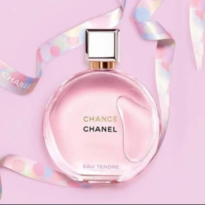 Chanel Chance Eau Tendre parfym - Chanel Chance Eau Tendre. Perfekt för dig som vill ha en ikonisk och stilren parfym i samlingen. Passa på och fynda! Dela med mig för er som vill prova doften 10 ml