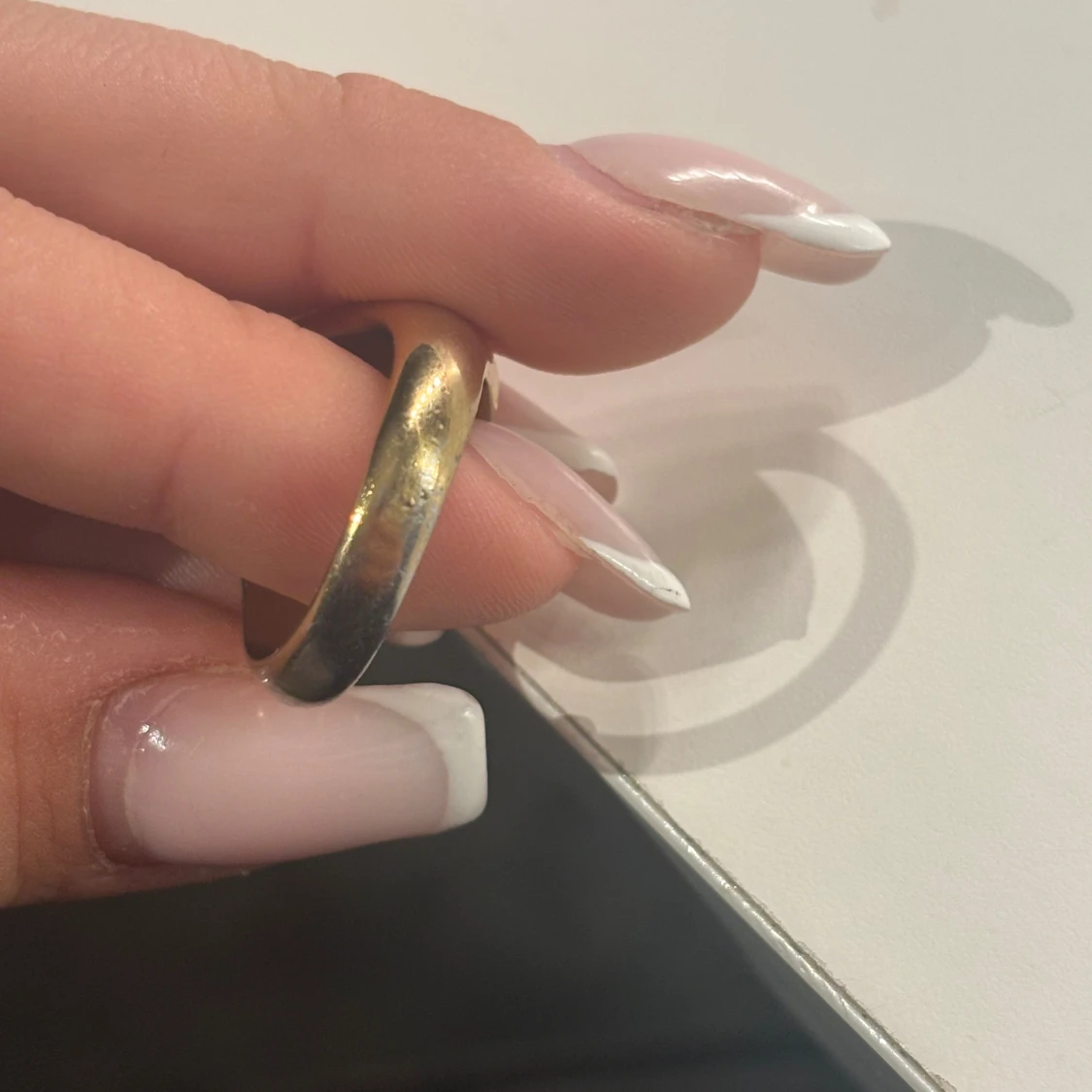 Guldfärgad ring med hjärtdesign - 3