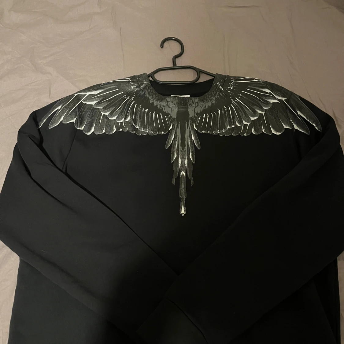 Svart sweatshirt Marcelo Burlon med vingar