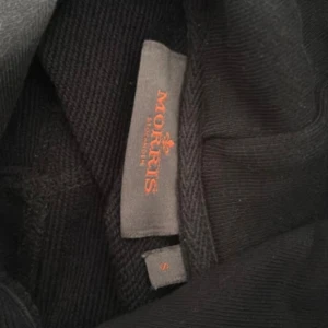 Morris Stockholm - hoodie  - Morris Stockholm hoodie i storlek S. I använt med fint skick.