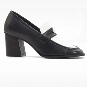 Pumps i Klassisk modell.  - Nya pumps i tuff klassisk design. Block klack på 6,5cm skin imitation med fyrkantig tå. Bekväma att gå i. 