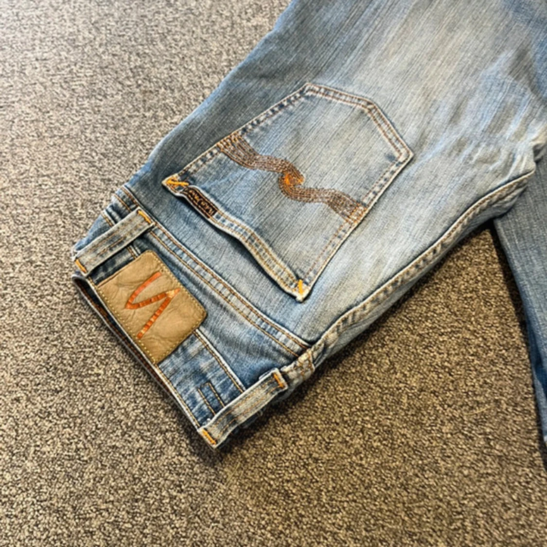 Blåa Nudie Jeans