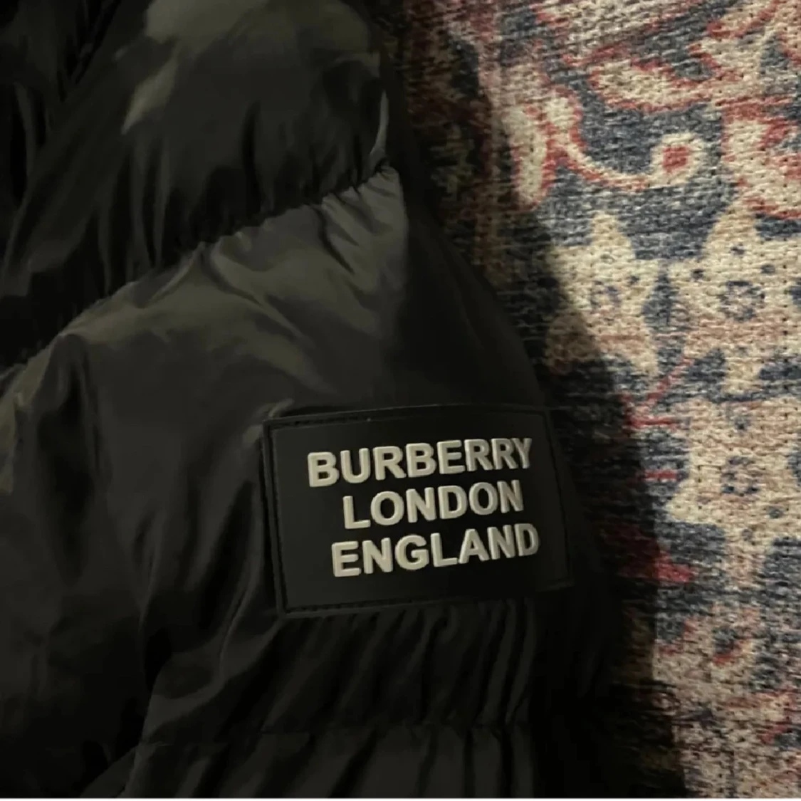 Svart dunjacka från Burberry - 3