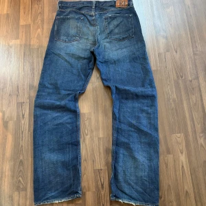 Vintage Ralph Lauren Jeans - Tja! Säljer ett par tvär feta RL jeans. Sjukt skön tvätt och as fet design. W33 L32, Passform Straight/Relaxed. Hör av dig om du vill ha mått eller funderingar!