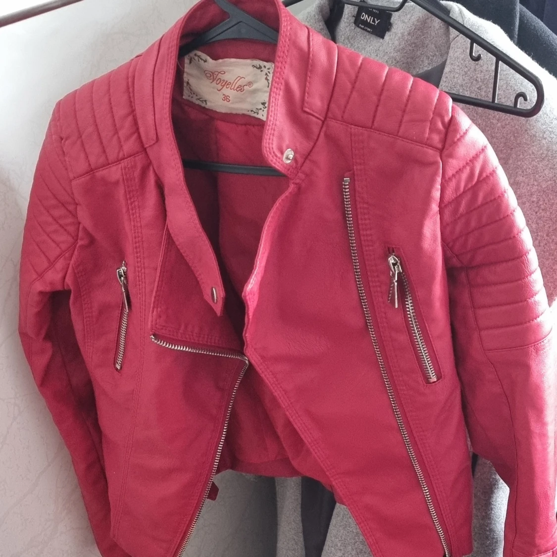 Röd skinnjacka från Vogelle, stl 36 - 3