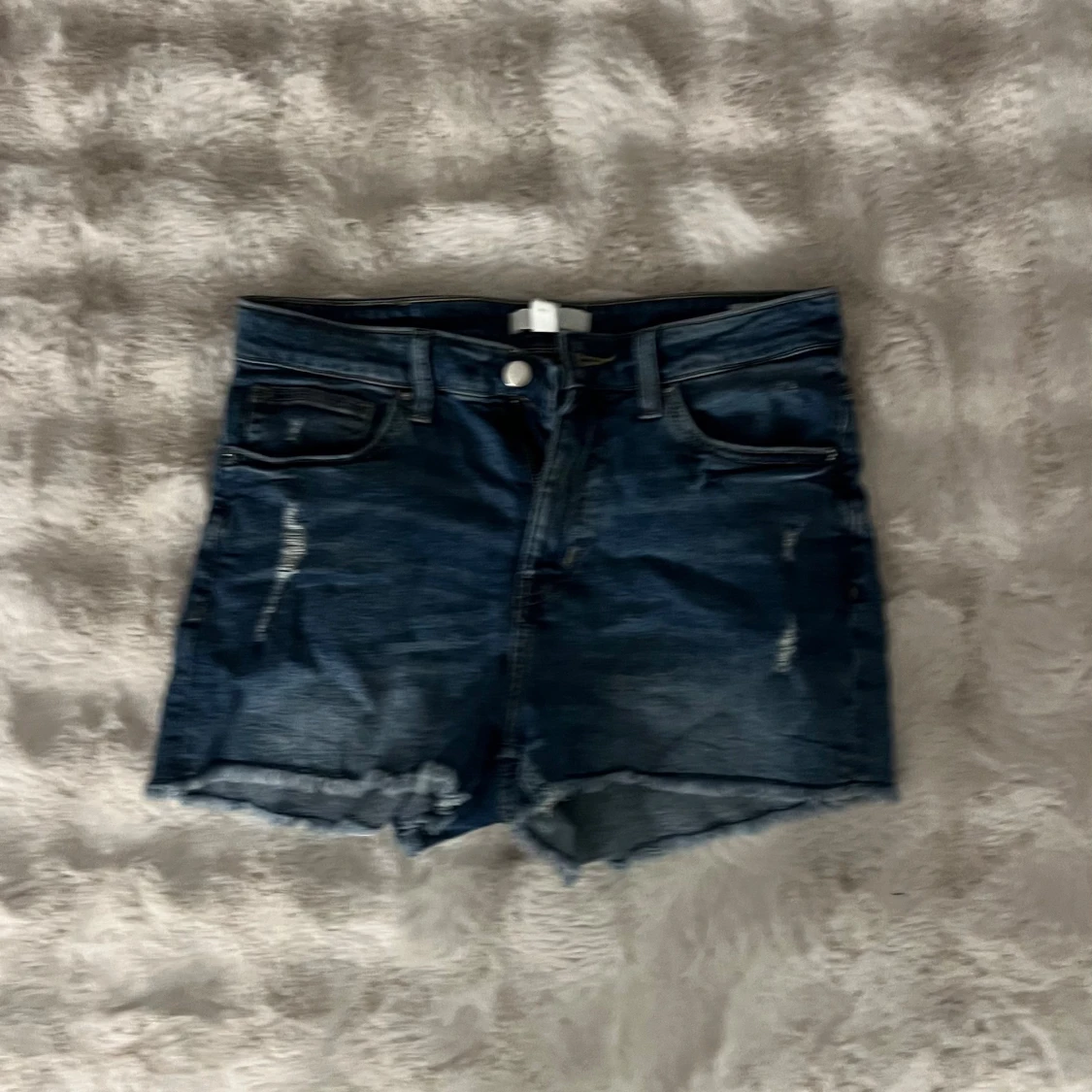 Mörkblå jeansshorts från H&M