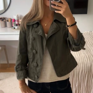 Grön  jacka  - Så fin vintage grön jacka