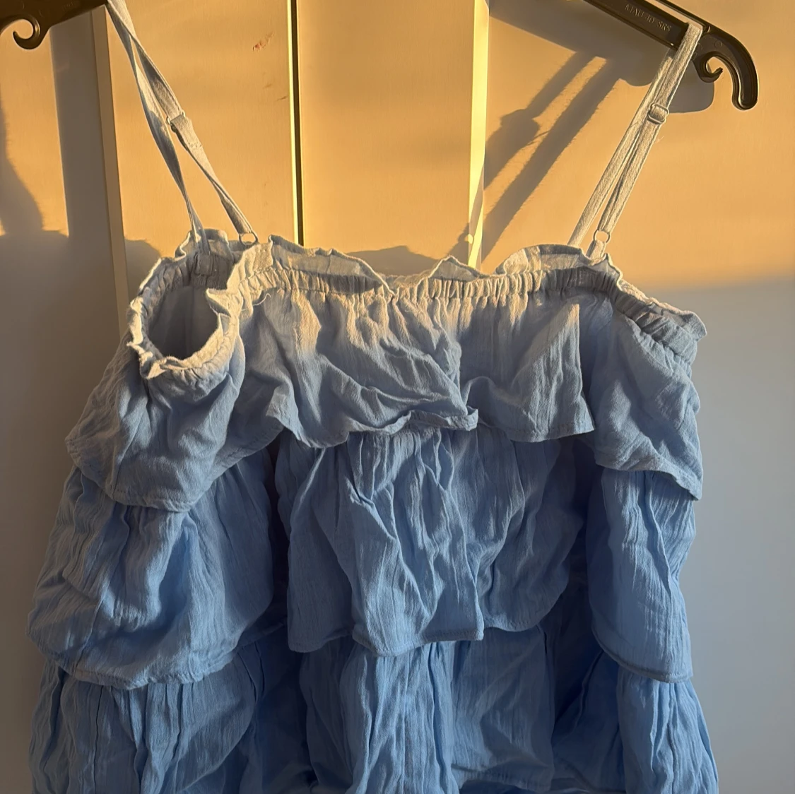 Ljusblå volangig linnetopp - 2