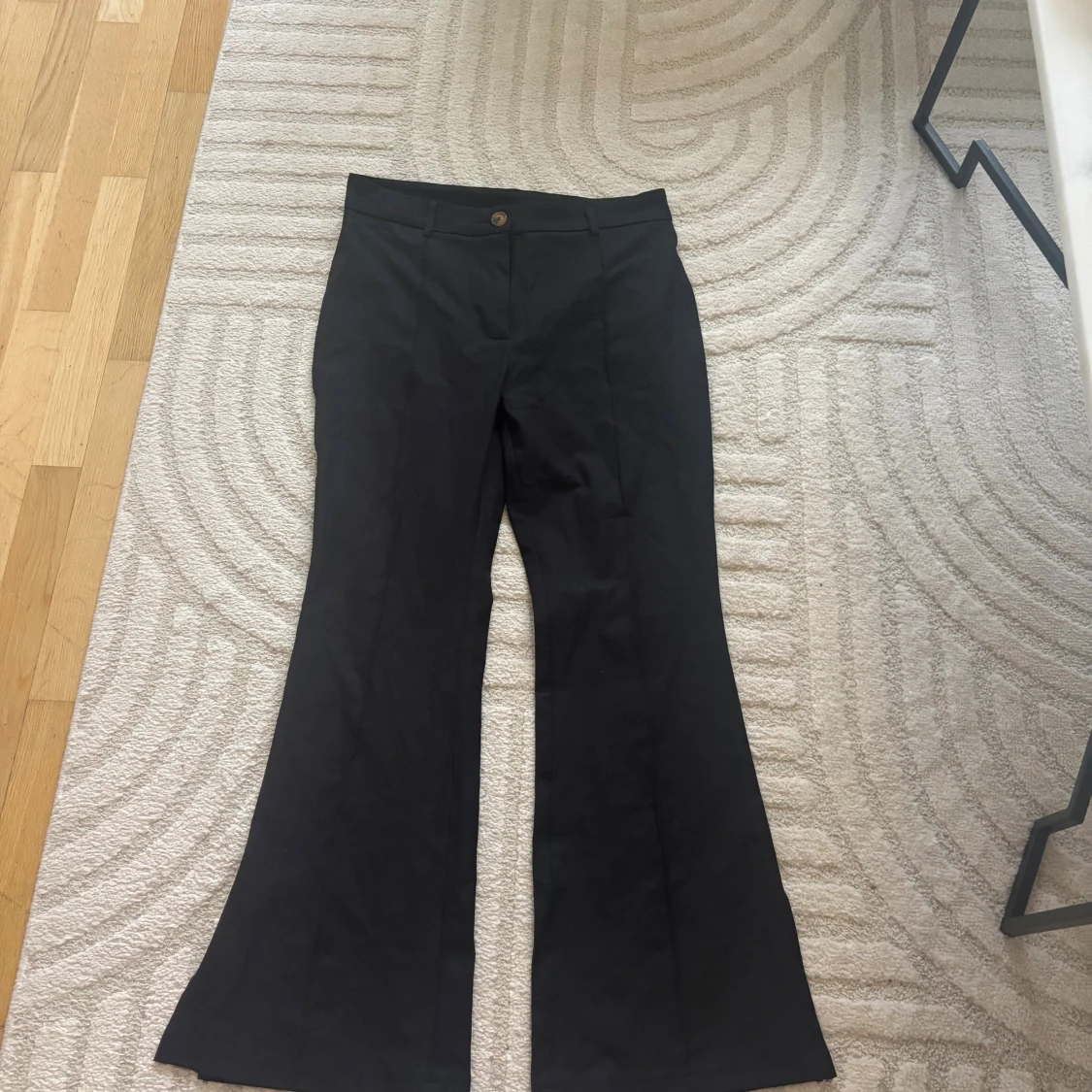 Svarta bootcut kostymbyxor