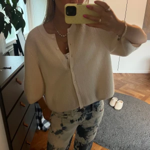 Mohair kofta - Sååå himla fin kofta med tre kvartsärm från other stories i mohair🥰