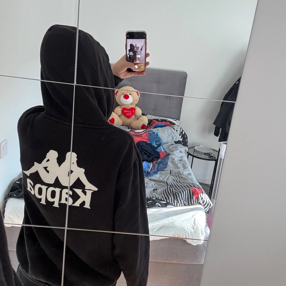 Svart hoodie från kappa