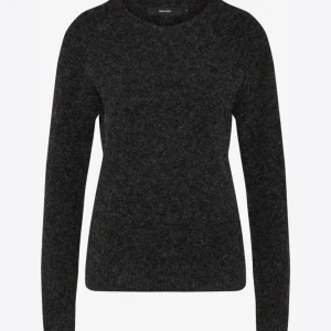 Vero Moda tröja  - Säljer då den inte kommer till användning.