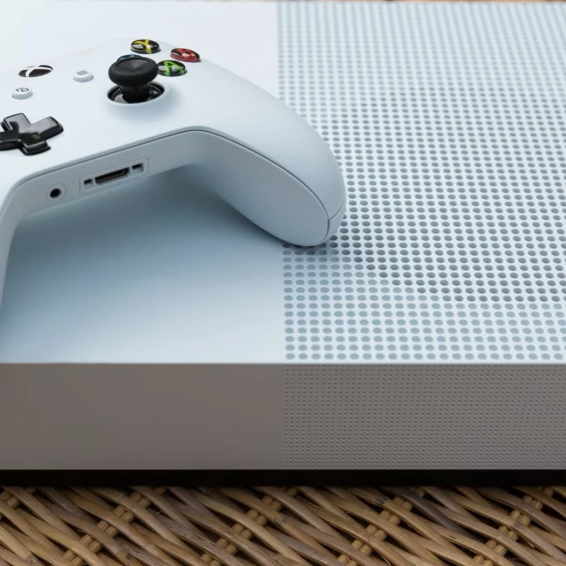 Xbox One S - 1