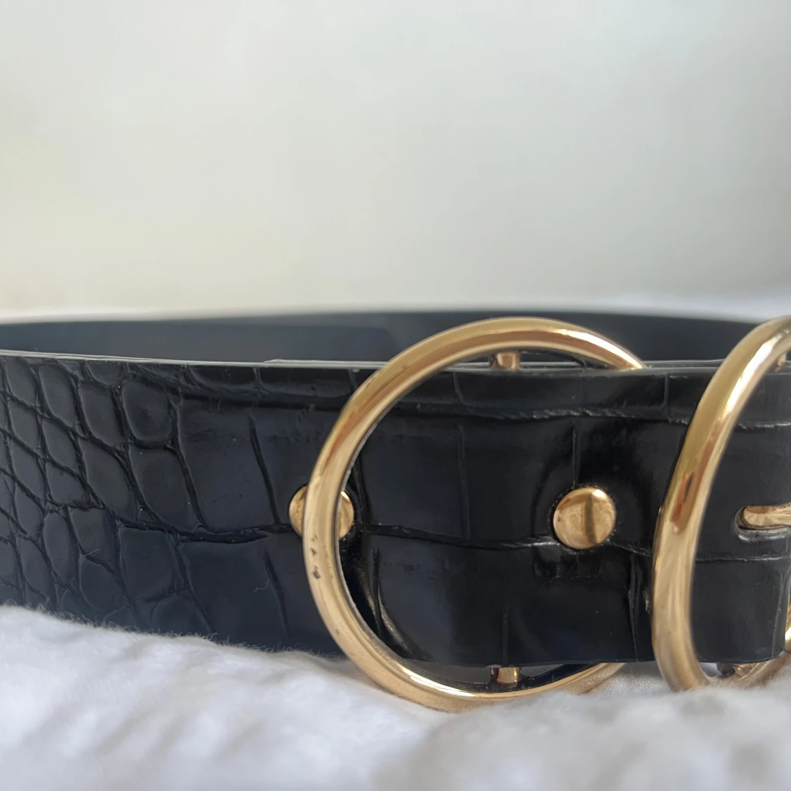 Svart krokodilmönstrat bälte - 1